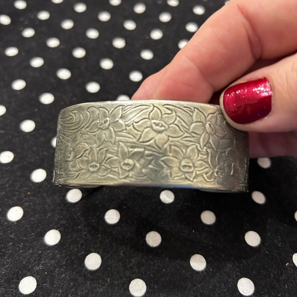 🎀Salisbury Pewter Flower of the Month Bracelet- March - Picture 2 of 5